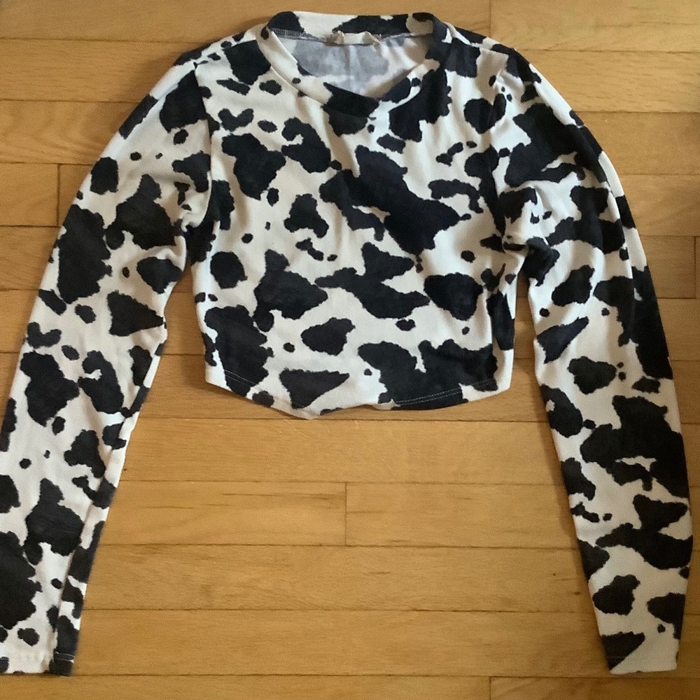 Altar’d State Cow Print Longsleeve Shirt Size: XS